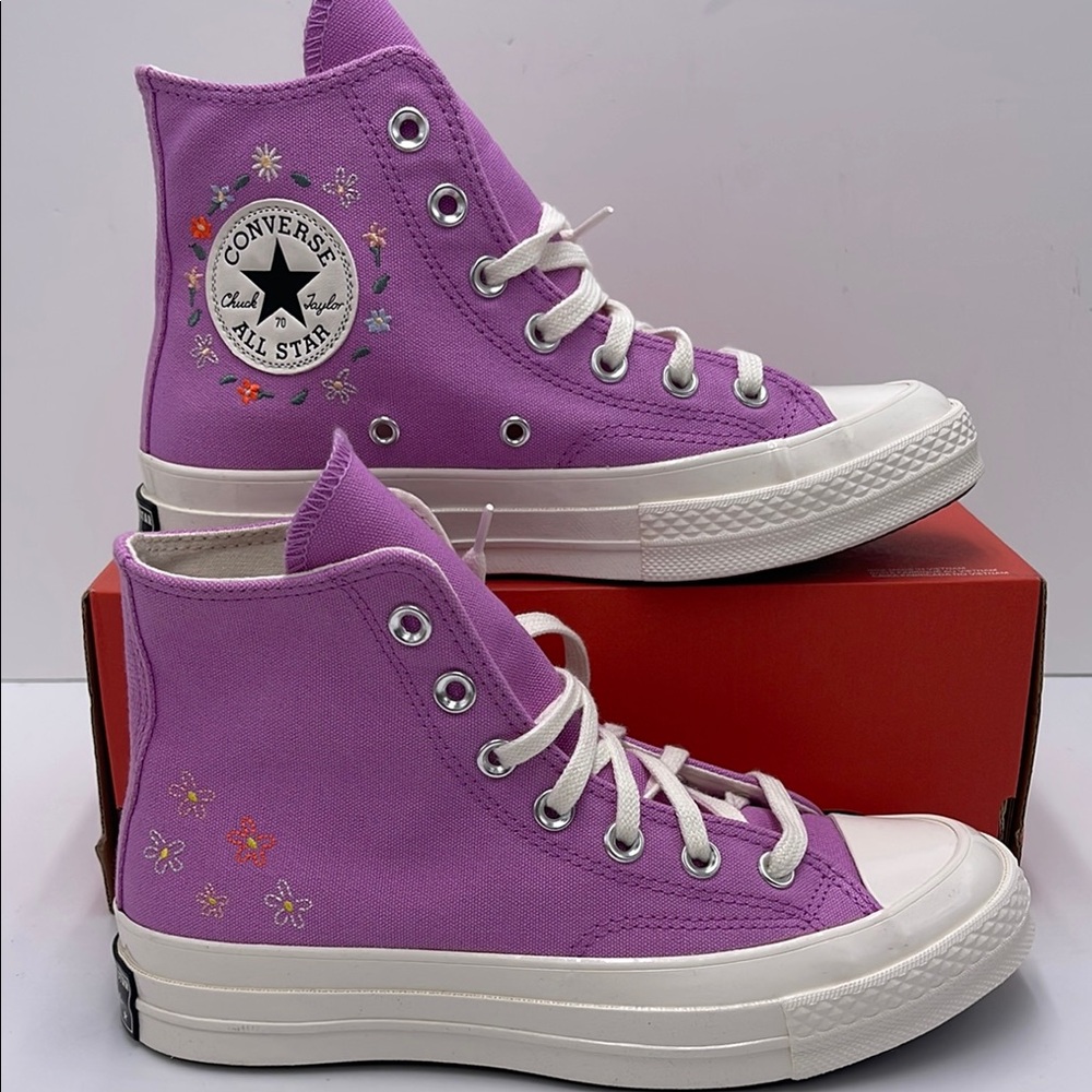 Converse WMNS Purple High-Top Sneakers A11561F
CHUCK 70 HI
GRAPE FIZZ/EGRET/EGRE